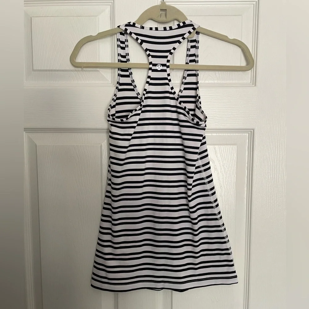 Lululemon size 4 Black and White Striped Tank Top - Picture 2 of 2